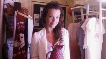A atriz Juliana Didone prestigia lançamento de coleção de loja de móveis e objetos de decoração, em SP. - -
