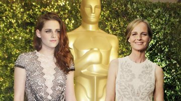 Kristen Stewart e Helen Hunt esbanjam elegância em noite de homenagens pré-Oscar. Os astros Will
Smith e Tom Hanks ladeiam o amigo Jeffrey Katzenberg, um dos laureados. - Reuters