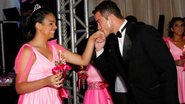 Animado, Sidney Sampaio brilha em baile debutante - Onofre Veras/AgNews