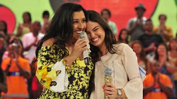 Regina Casé e Ísis Valverde no 'Esquenta!' - TV Globo/ Alex Carvalho