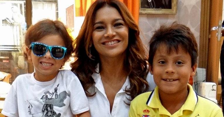 Inácio, a mamãe Dira Paes e Lucas Paes, sobrinho da atriz - TV Globo