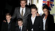 David e Victoria Beckham com os filhos, Brooklyn, Romeo e Cruz - Splash News