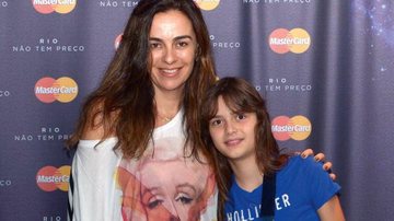 Susana Garcia e a filha, Luisa Capri, curtem noite lúdica no Planetário do Rio. - -