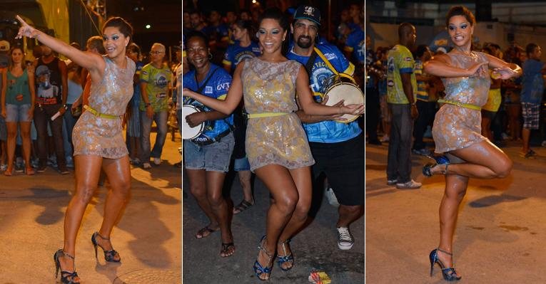 Juliana Alves se joga no samba da Unidos da Tijuca - André Muzell / AgNews