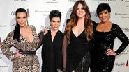 Kris Jenner e suas filhas, Kim, Kourtney e Klhoé - Getty Images
