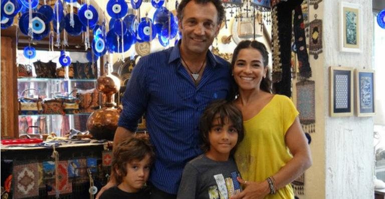 Domingos Montagner com a mulher, Luciana, e os filhos, Antonio e Leo - Divulgação/ Rede Globo