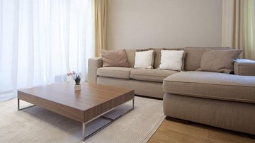 Saiba quais tecidos, cores e estilos de sofás podem trazer mais conforto para a sua casa - Shutterstock