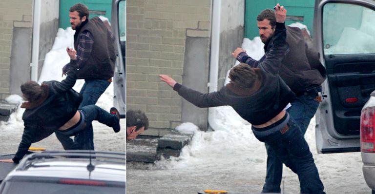 Ryan Reynolds filma cena de luta na neve, no Canadá - The Grosby Group