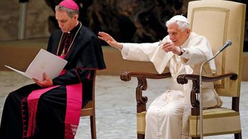 Papa ministra a última grande missa do seu pontificado - Reuters
