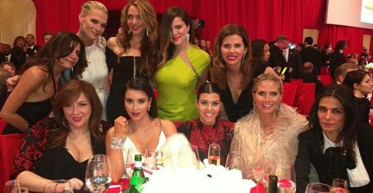 Heidi Klum ao lado das irmãs Kardashian - Reprodução / Instagram