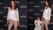 Anja faz pose em evento ao lado da mãe, Alessandra Ambrosio - Getty Images