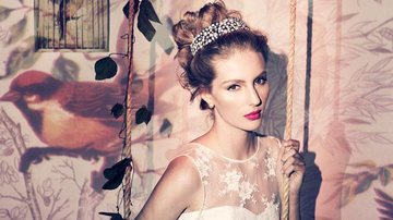 A escolha das joias e do acessório de cabelo da noiva é influenciada pelo modelo do vestido e pelas proporções do rosto - Divulgação