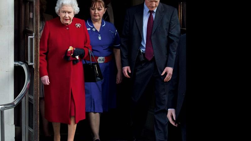 Em Londres, a soberana deixa hospital após ser internada por causa de uma gastroenterite. - Reuters