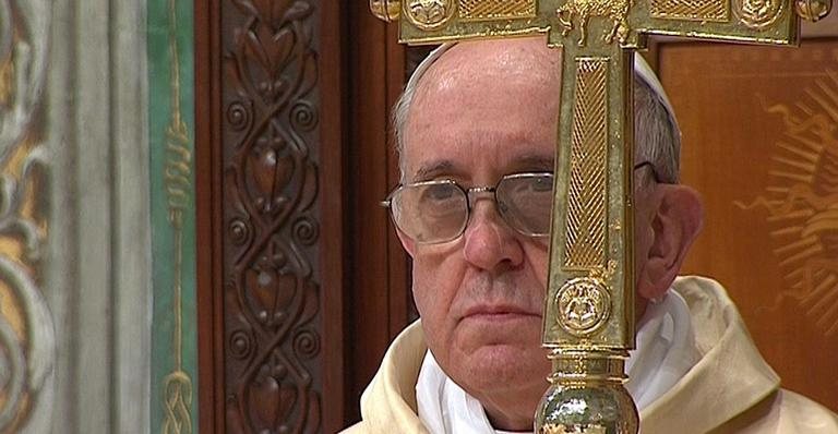Para Francisco realiza primeira missa para cardeais após Conclave - Reuters