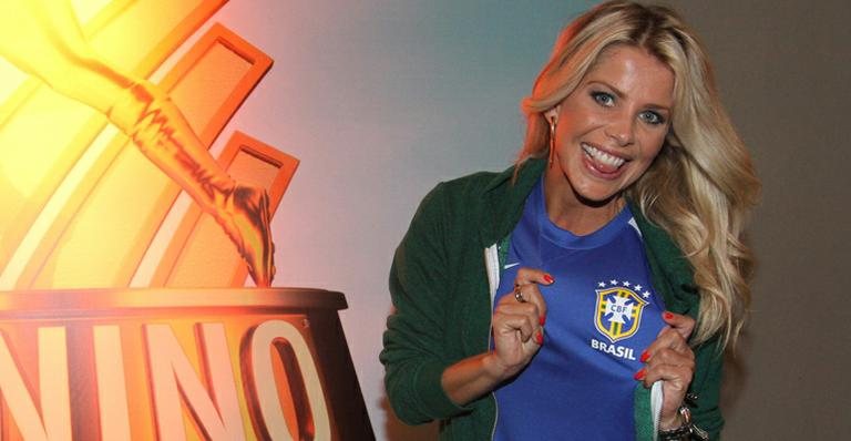 Ao lado de craques, Karina Bacchi estreia reality esportivo no SBT, o 'Menino de Ouro' - Léo Franco/AgNews