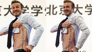 David Beckham levanta a camisa e exibe tatuagem durante palestra na China - Reuters; Getty Images