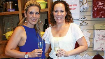 A chef e apresentadora do Isa, Vida Y Sabor, do Mega TV, nos EUA, Isa Souza, prepara jantar e recebe a jornalista Regina Volpato, em SP. - -