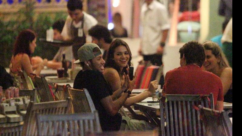 Neymar e Bruna Marquezine jantam com amigos no Rio - Dilson Silva/AgNews