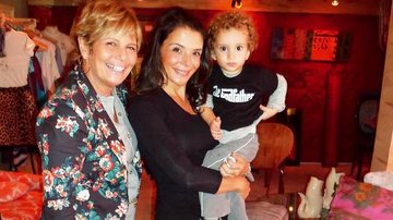 Mylla Christie com a mãe, Joyce Helena Vitta, e o filho, Arthur, em restaurante de SP. - -