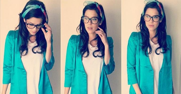 Sophia Abrahão combina terninho turquesa com shots jeans - Reprodução/Instagram