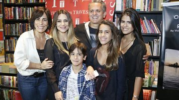 Orlando Morais e Gloria Pires com a família - Roberto Filho / AgNews