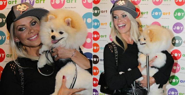 Karina Bacchi com o cachorro Joy - Thiago Duran / AgNews