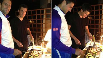 Novak Djokovic  prepara churrasco de vegetais e camarão - Reprodução/Facebook