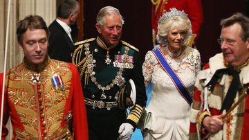 O príncipe Charles e a duquesa da Cornualha Camilla Parker-Bowles chegam para abertura solene do Parlamento britânico - Getty Images