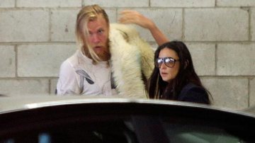 Demi Moore e  Will Hanigan são vistos deixando uma academia na Califórnia - The Grosby Group
