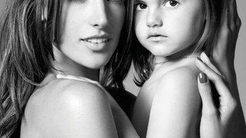 A top Alessandra Ambrósio e a filha Anja - Reprodução/Twitter