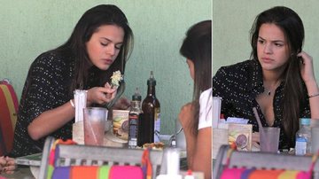 Bruna Marquezine almoça salada na companhia da mãe - Delson Silva / AgNews