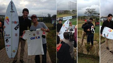 Alexandre Pato ganha prancha de Mineirinho e retribui presente com uma camisa do Corinthians - Reprodução/Facebook