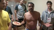 Márcio Kieling ganha festa surpresa quarto de hotel na Rússia - Cleomir Tavares/Divulgação