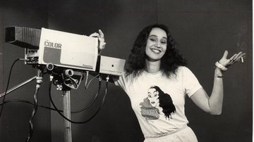 Scarlet apresentou o programa "Noites Cariocas" ao lado de Nelson Motta na década de 1980 - Reprodução/Facebook