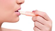 Os lábios podem ficar ressecados no inverno. Por isso, é preciso hidratá-los. Saiba como! - Shutterstock