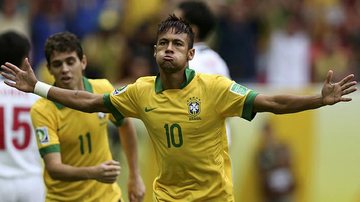 Neymar comemora o primeiro gol do Brasil sobre o Japão - Ueslei Marcelino/Reuters