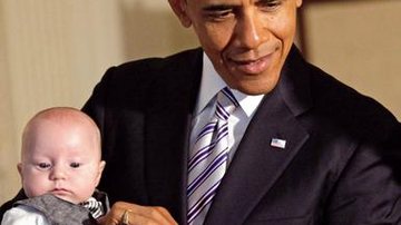 Barack Obama mima bebê - Reuters/Yuri Gripas