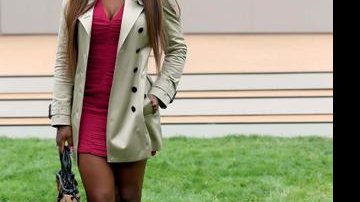 Serena Williams exibe pernas torneadas em desfile de grife inglesa. - Reuters/Stefan Wermuth