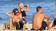 Fernanda Lima e Rodrigo Hilbert em dia de praia com João. - J. Humberto