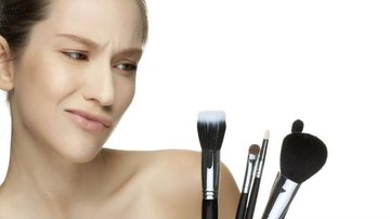 Mesmo quem não é expert com pincéis, pode evitar erros de maquiagem - Shutterstock