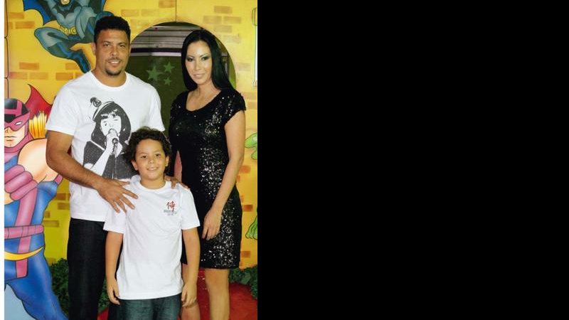 Ronaldo celebra os 8 anos do filho com Michele. - Anderson Borde / AgNews