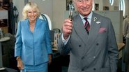 Príncipe Charles visita set da série Doctor Who com Camilla. - Reuters/Arthur Edward/Pool