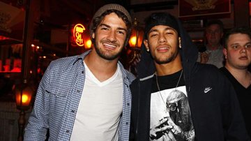 Neymar e Alexandre Pato - Paduardo/AgNews