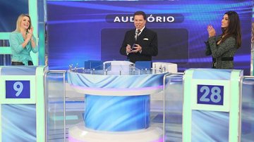 Silvio Santos recebe Mari Alexandre e Flávia Noronha em seu programa - Roberto Nemanis/SBT