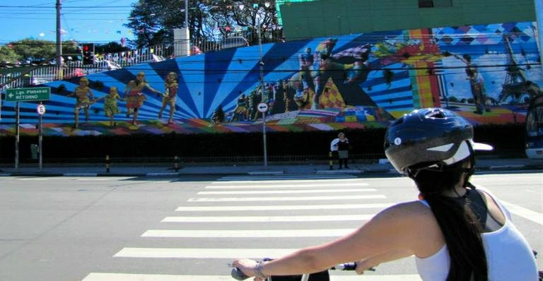 Em passeio de três horas, ciclistas poderão admirar grafites - Reprodução / Facebook