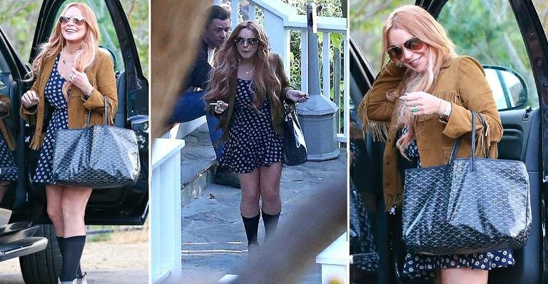 Lindsay Lohan Deixa A Clínica De Reabilitação E Fuma Um Cigarro Ao Se Despedir Dos Pacientes