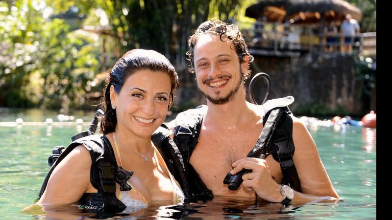 Juntos há dois anos e meio o casal curtiu dias de lazer no Rio Quente Resorts, em Goiás. - -
