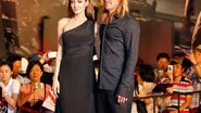 A atriz Angelina Jolie acompanhou seu amado, o astro Brad Pitt, à première do novo filme dele, o sucesso Guerra Mundial Z, em Tóquio, no Japão. - Reuters/Issei Kato