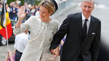 Rainha Mathilde apoiou o rei Philippe durante missa em homenagem ao 20º aniversário da morte do rei Baudouin. - Yves Herman/Reuters