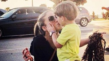 Claudia Leitte mostra todo seu amor pelo filho e dá um selinho em Davi - Instagram/Reprodução